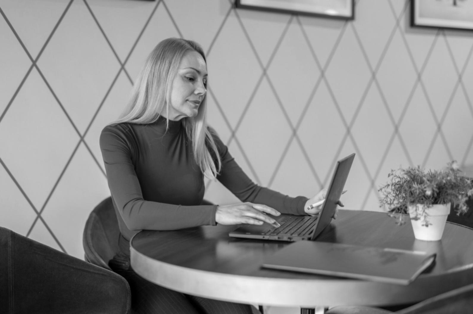 Interactive classroom discussion on advanced financial techniques